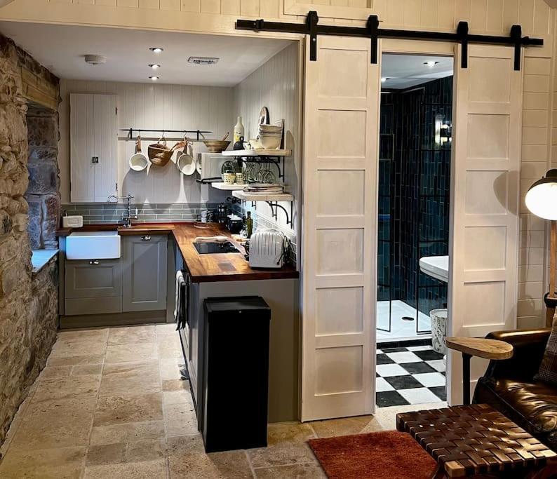 Villa Charming Stone Bothy At Loch Lomond à Luss Extérieur photo