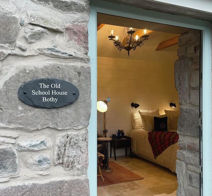 Villa Charming Stone Bothy At Loch Lomond à Luss Extérieur photo
