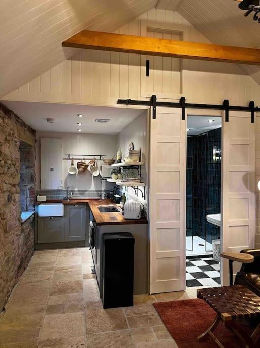 Villa Charming Stone Bothy At Loch Lomond à Luss Extérieur photo